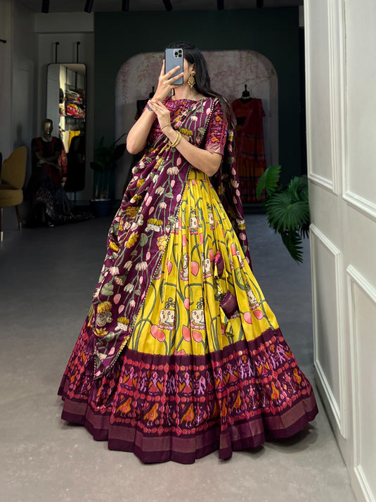 Pretty Lehenga Choli With Patola Lehenga Choli Chaniyas Choli